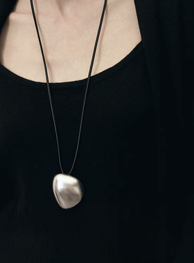 长款项链皮绳拉丝几何吊坠毛衣链