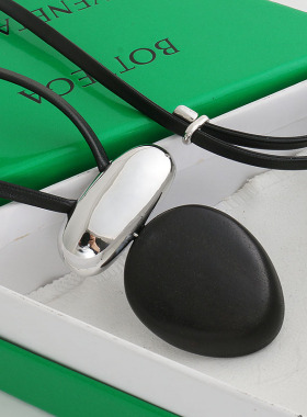 慵懒风金属黑檀木拼接项链毛衣链