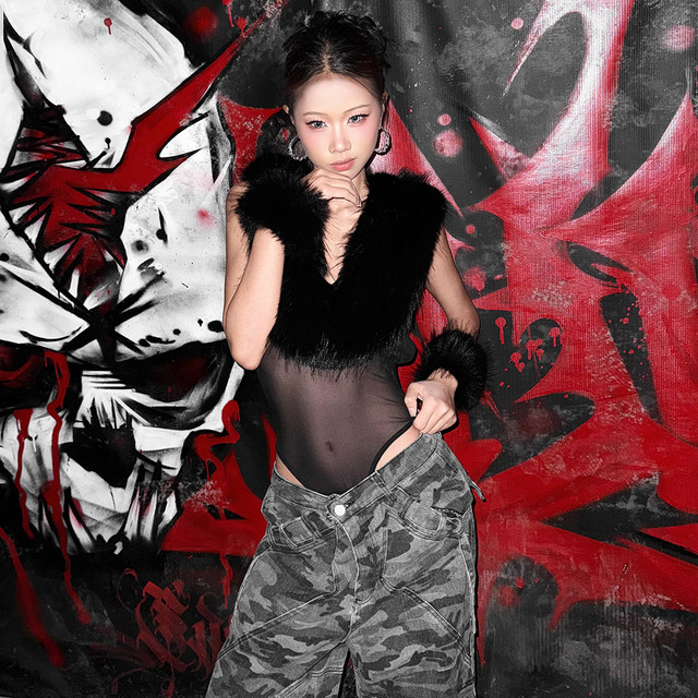 KLIOU Cool and cool sister's personalized black fur stitching see-through sleeveless vest slimming slim and versatile jumpsuit
