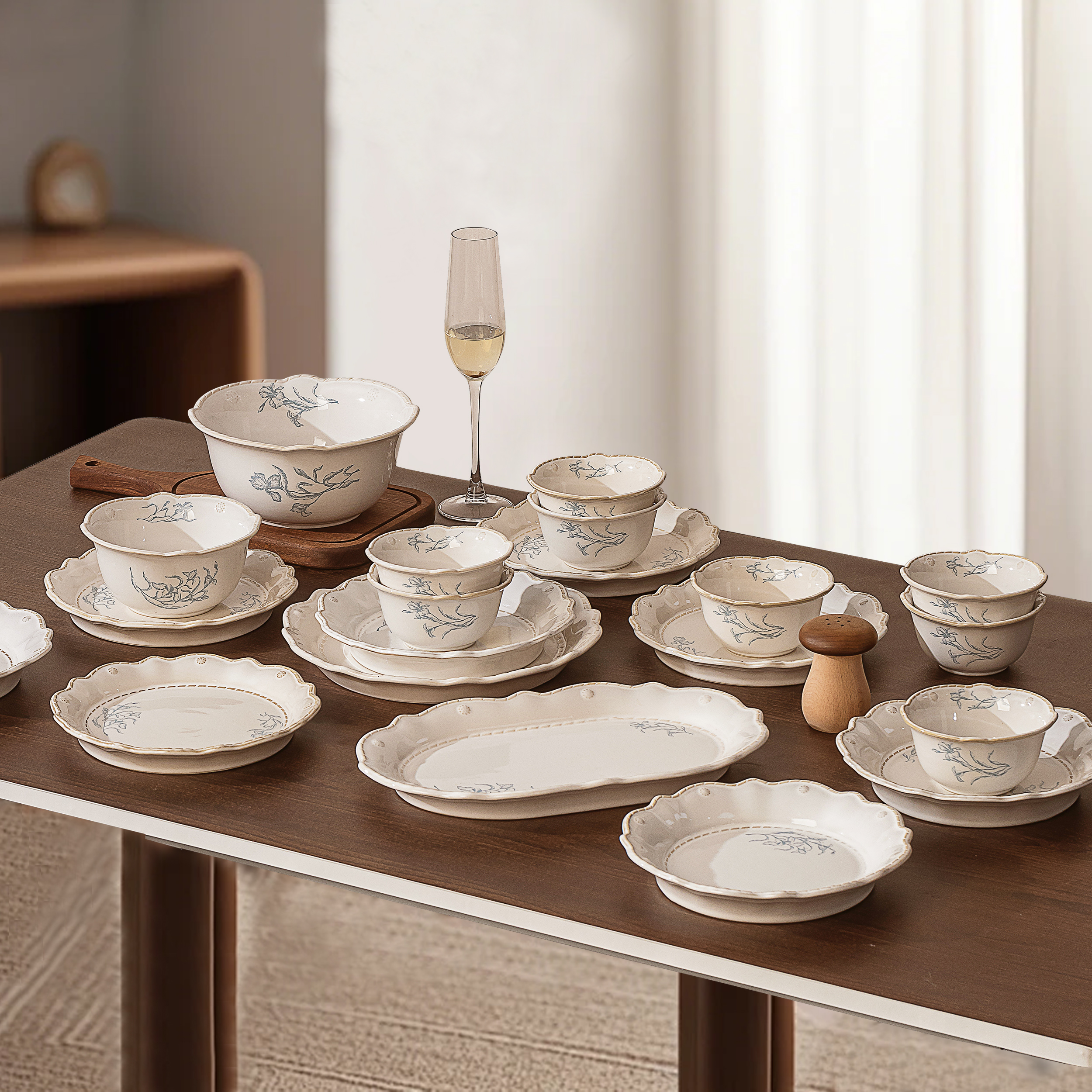 碗碟套装家用2025新款高颜值中古风餐具碗盘套装碗具乔迁新婚礼物