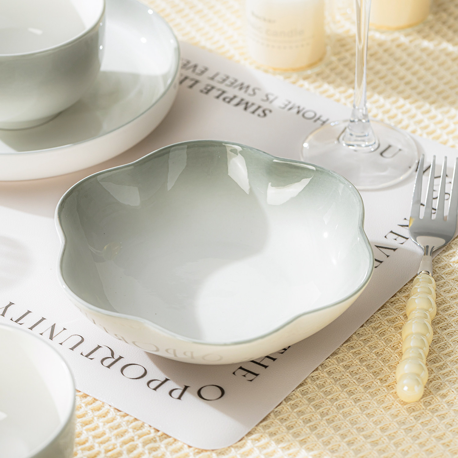 碗碟套装家用2025新款高颜值釉下彩陶瓷碗盘景德镇餐具乔迁礼物