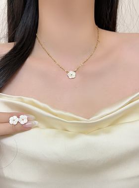 白色贝母桃花吊坠金色锁骨链女