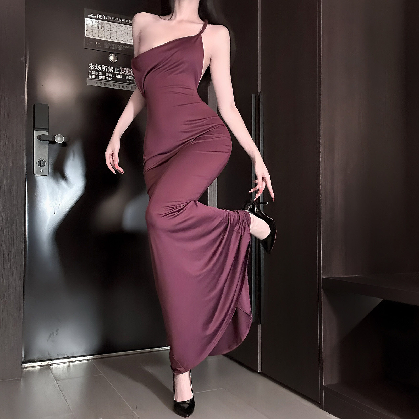 q趣内衣新款挂脖露背褶皱包臀性感气质高个子优雅纯色连衣裙qqny,淘宝优惠券,粉丝福利购,淘宝优惠卷