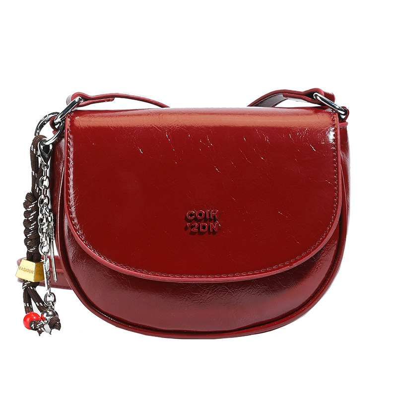 高级质感红色马鞍包包女2025新款轻便斜挎小包日韩可爱软皮手机包,淘宝优惠券,粉丝福利购,淘宝优惠卷