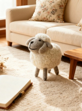 田园风羊咩咩羊毛毡摆件
