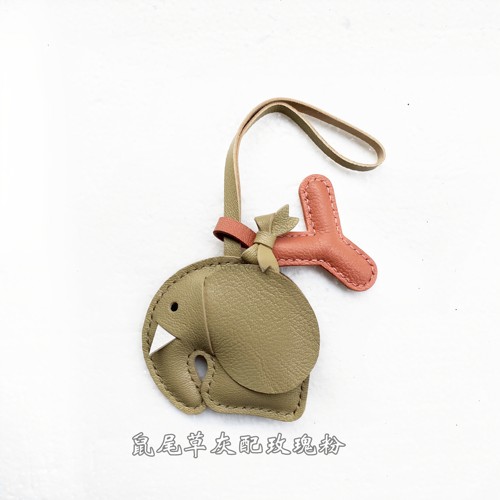 毛毛皮匠手工牛皮双面小象字母包包挂件汽车挂饰时尚轻奢配饰礼品 - 图0