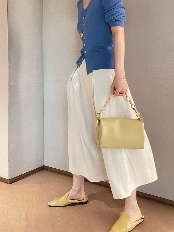 特春秋季新品 文推荐BI入 怎么穿都美的友好中长弧度半身裙女