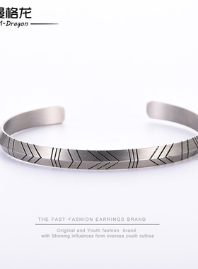 手链欧美风潮人三角形开口首饰