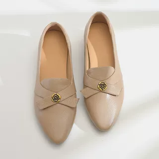 步享~ 山茶花深口单鞋女尖头低跟粗跟真皮软底杏色乐福鞋2025新款,淘宝优惠券,粉丝福利购,淘宝优惠卷