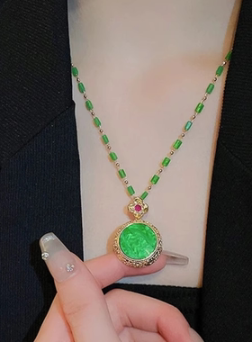 高颜值轻奢绿色圆形毛衣链复古时尚小众重工设计独特气质款吊坠潮