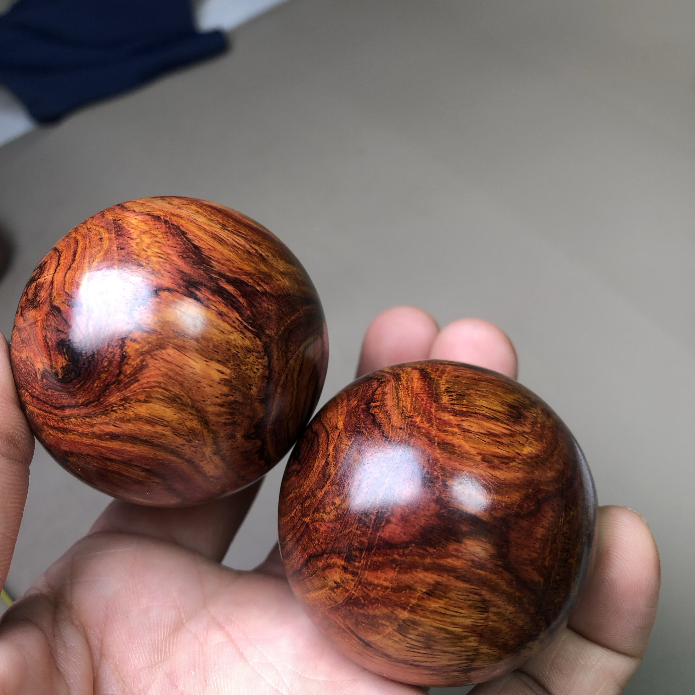 海南黄花梨鬼脸对眼保健球手球健身球文玩按摩球康复球送长辈礼物