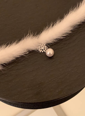 秋冬新潮圣诞节毛绒雪花珍珠毛绒choker项链女小众设计感轻奢高级