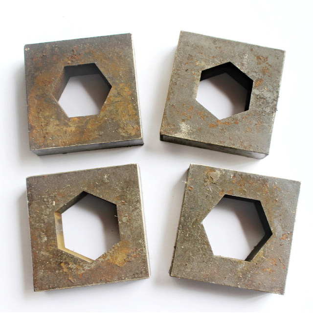Cylinder fixed safety fast connection iron block