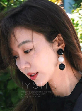 中餐厅姜妍同款耳环 黑白珠耳钉气质高级感度假风耳饰女小众独特
