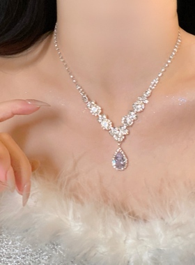 轻奢水滴锆石项链女银色闪钻