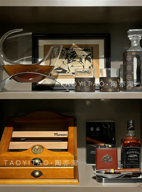 现代轻奢样板房酒柜装饰品雪茄酒具组合套装客厅飘窗柜软装饰品