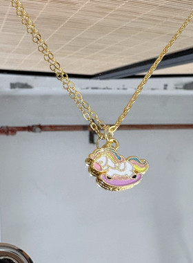 彩色摇摇欢乐木马吊坠项链时尚百搭设计高级送闺蜜女友礼物