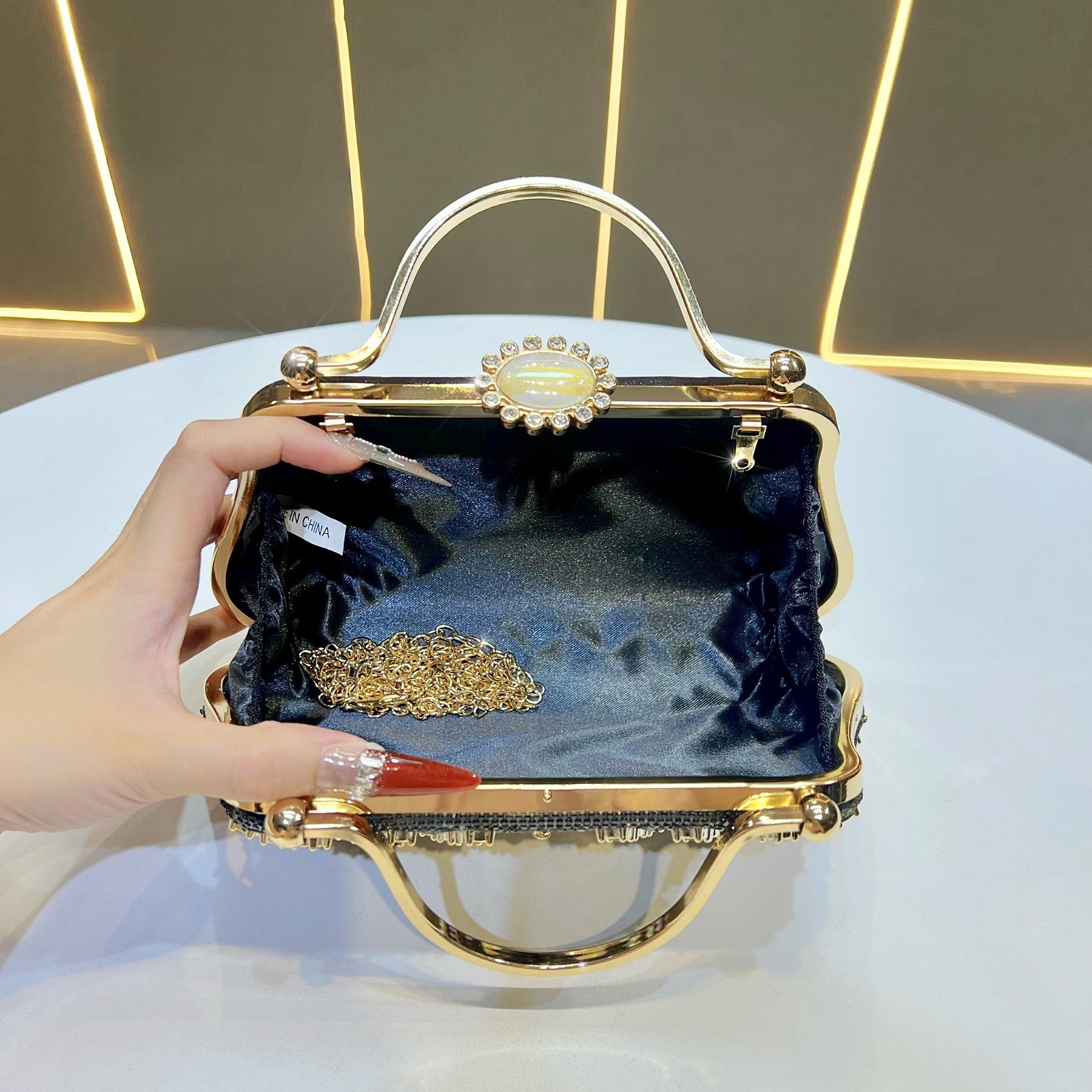 MissingYou时尚晚宴包镶钻手提包名媛宴会礼服包单肩斜挎包晚装包,淘宝优惠券,粉丝福利购,淘宝优惠卷