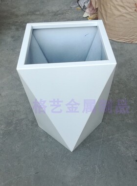 几何金属异形落地花器