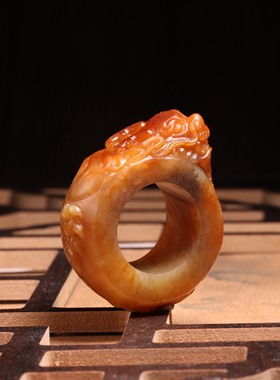 苏工新疆和田玉黄沁籽料龙扳指黄玉玉棕挂件吊坠