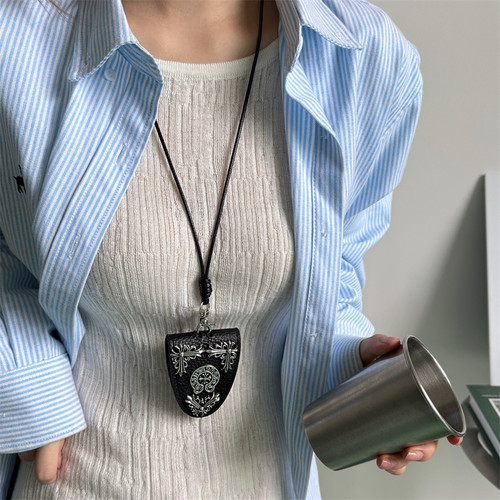 欧美复古暗黑风十字架眼镜收纳盒吊坠项链挂件女小众设计感配饰 - 图1