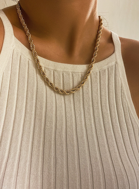 INS叠戴风钛钢镀金金麻花项链