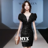 Черное вечернее платье, элитная юбка, блестки для ногтей, французский стиль, яркий броский стиль, легкий роскошный стиль, изысканный стиль