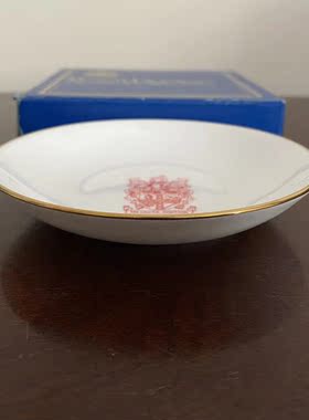 Royal Doulton 皇家道尔顿 英国骨瓷徽章原盒收藏碟 描金装饰赏盘