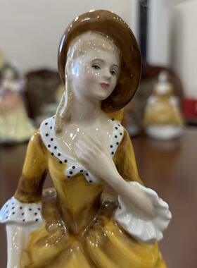 Royal Doulton 皇家道尔顿 1968年 Sandra桑德拉西洋收藏瓷偶摆件