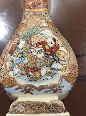 Satsuma 日本萨摩烧 人物手绘开窗方口扁花瓶 陶瓷描金瓷瓶摆件