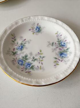 Royal Albert 皇家阿尔伯特 英国骨瓷花边碟 中古收藏摆件小瓷盘
