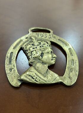 西洋铜器收藏 1953年英国女王加冕纪念 中古收藏铜牌装饰摆件