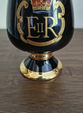 Prinknash Pottery 1977年产英国女王银禧纪念限量收藏鎏金装饰杯