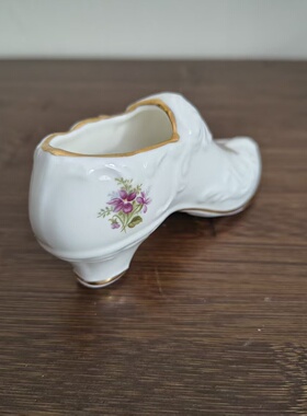 Royal Albert 皇家阿尔伯特 Sweet Violets 甜蜜的紫罗兰迷你瓷鞋