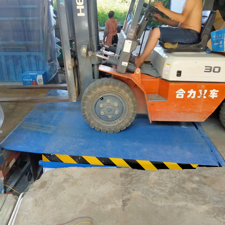 固定式登车桥6吨8吨仓库月台调节板叉车过桥搭桥电动液压升降平台 - 图2