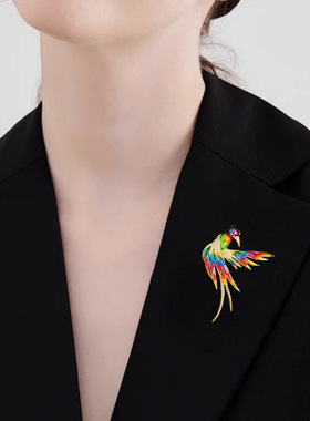 傲燕胸针高档女精致轻奢燕子胸花别针七彩鸟潮别针小众设计感配饰