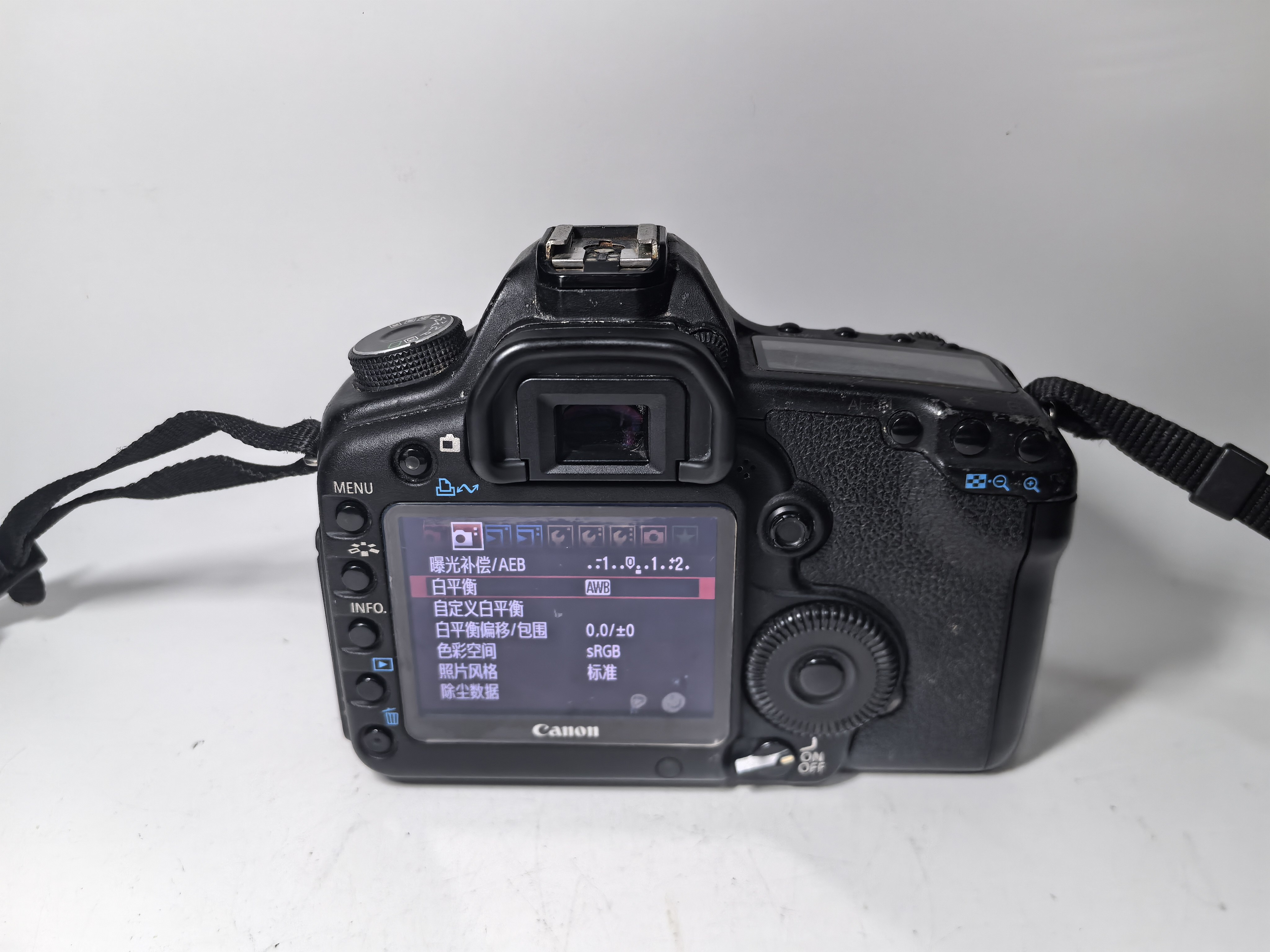 Second-hand SLR camera Canon 5D2 SLR camera Canon EOS 5D markII starts up normally