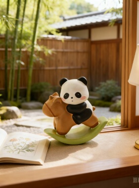 可爱手绘树脂熊猫桌面摆件礼物