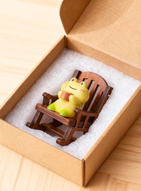 可爱青蛙树脂摇椅桌面摆件礼盒
