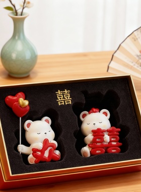 喜庆卡通小熊树脂摆件礼盒装