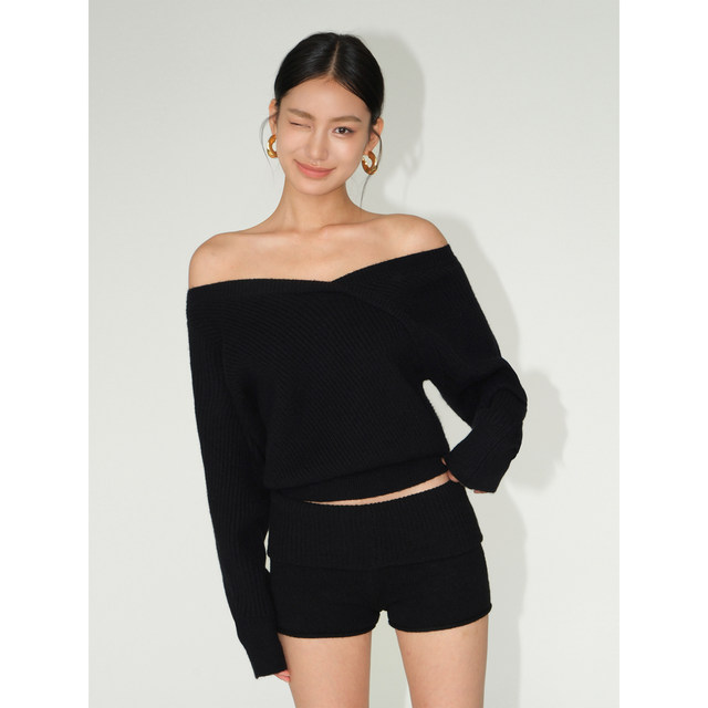 V-neck sweater for women loose long-sleeved pullover knitted sweater