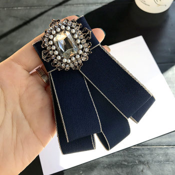 ສະບັບພາສາເກົາຫຼີຂອງ high-end retro palace gem pearl collar brooch corsage bow tie accessories fabric bow pin ສໍາລັບແມ່ຍິງ