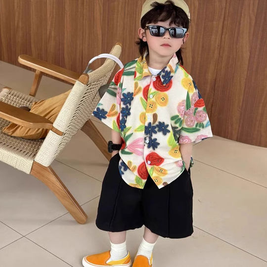 2024新款亲子装夏天短袖套装一家三口复古港风沙滩度假母子花衬衫