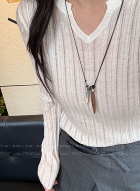 ins风黑色皮绳抽拉项链女极简长方形吊坠毛衣链复古小众锁骨链潮