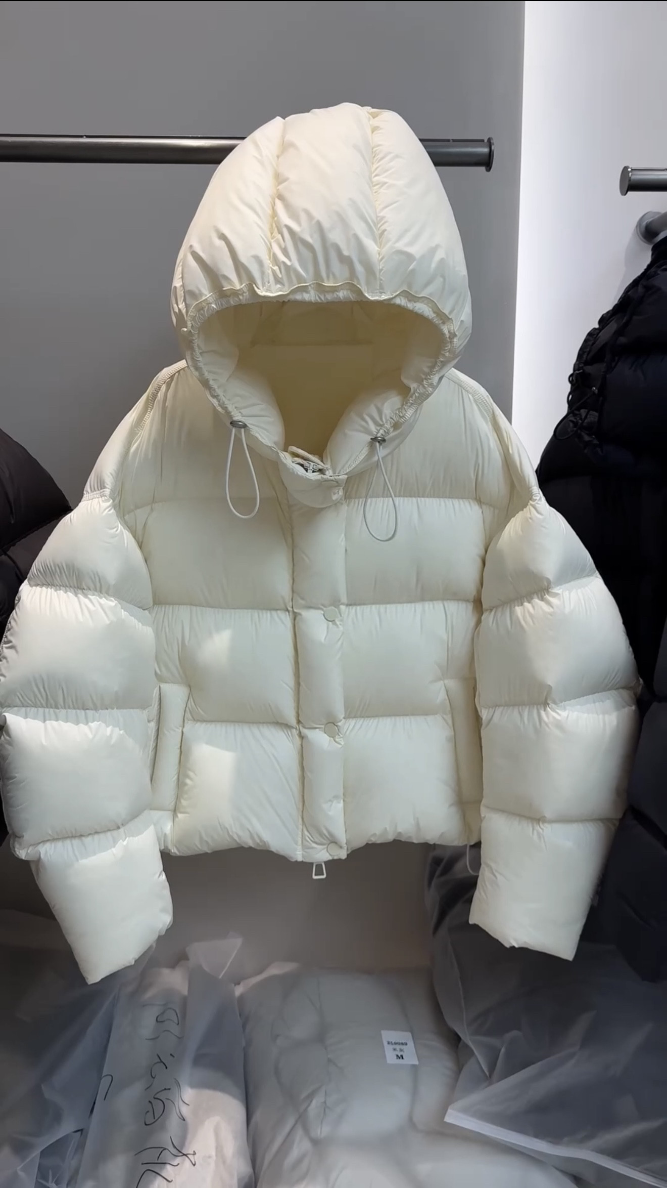 2025年新款90白鹅绒羽绒服女短款连帽宽松加厚保暖面包服外套潮,淘宝优惠券,粉丝福利购,淘宝优惠卷