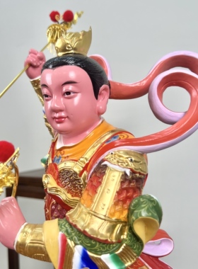 七步莲樟木哪咤三太子神像摆件