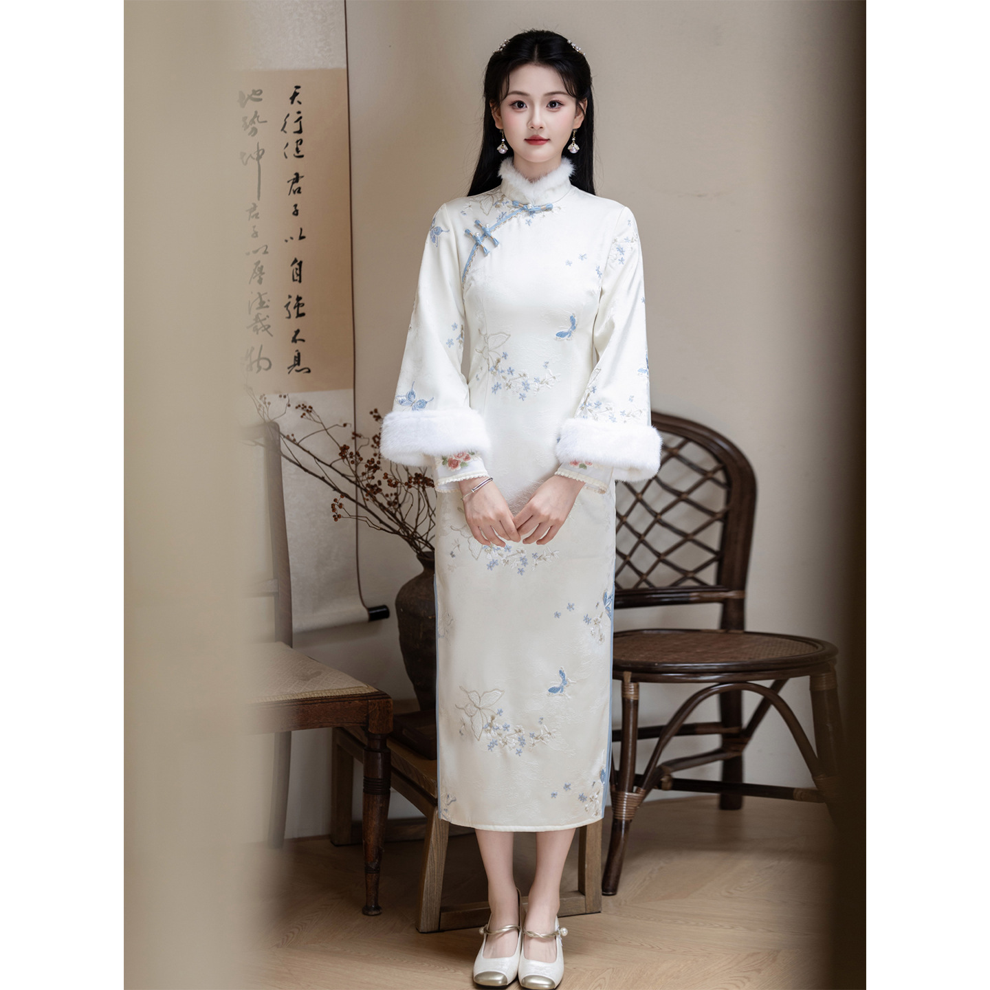 白色旗袍2025新款秋冬季加绒加厚冬装刺绣改良女新中式连衣裙冬天 - 图3