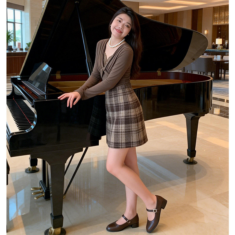 小包菜蕾丝拼接V领长袖假两件扭结上衣修身显瘦大码内搭法式,淘宝优惠券,粉丝福利购,淘宝优惠卷