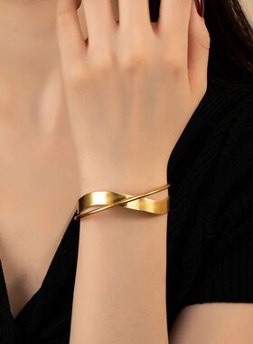 Geometric Open Bracelet for Women Gold Color Smooth Metal Si