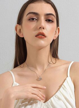 Full Diamond Badminton Pendant Necklace Minimalist Versatile